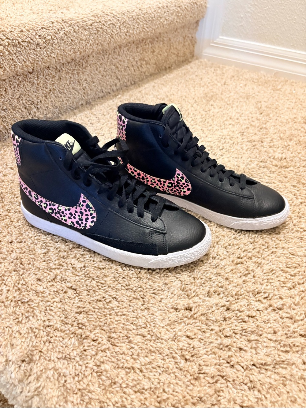 Nike Blazer Mid '77 GS Leopard Print Black Pink Size 7Y / Women's 8.5